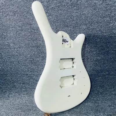 White Warwick Bass Body image 2