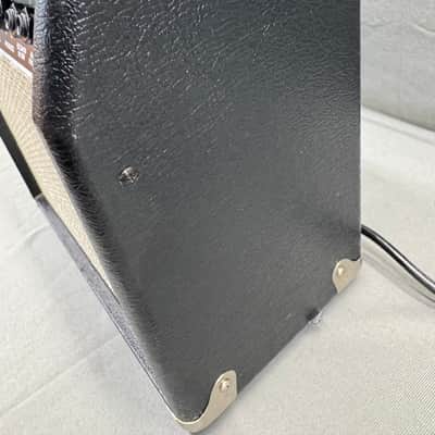 Vintage Fender Champ '15 PR-408 Electric Guitar Amplifier Amp Combo 28W Tweed image 8