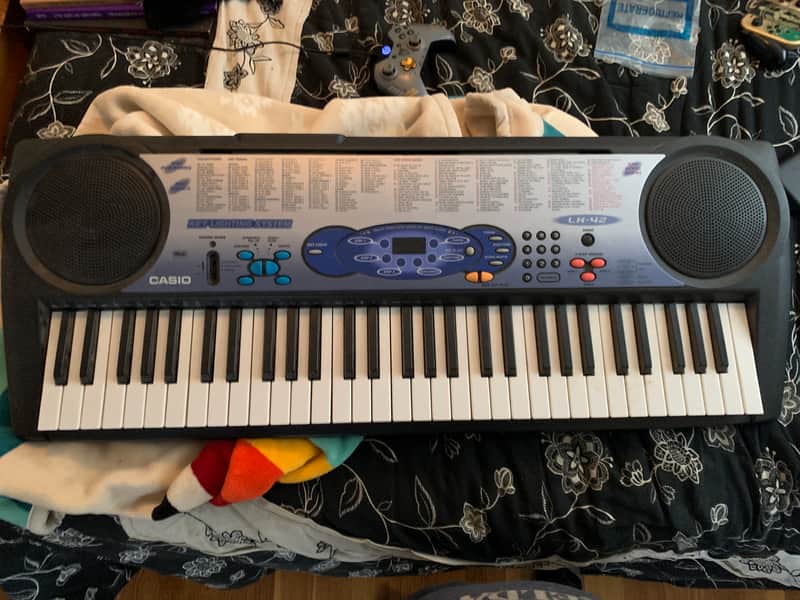 Casio LK-42 Synthesizer Keyboard Lighted Keys Learning - 357292 image 1