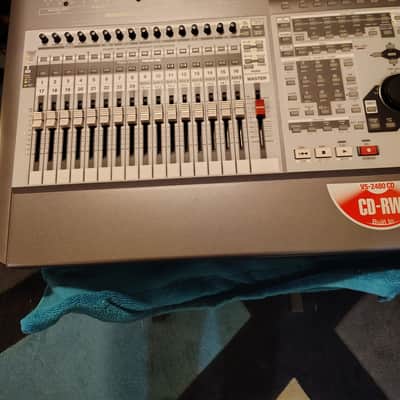 Roland VS 2480CD Workstation W/Rolling case 2000's image 1