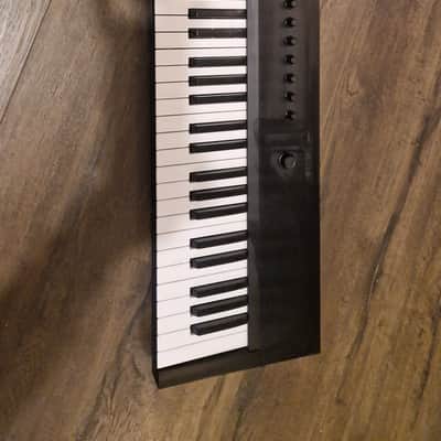 Native Instruments Komplete Kontrol A61 2018 - Present - Black image 2