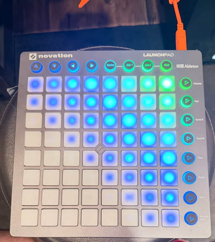 Novation Launchpad MKII Pad Controller 2015 - 2019 - Black image 1
