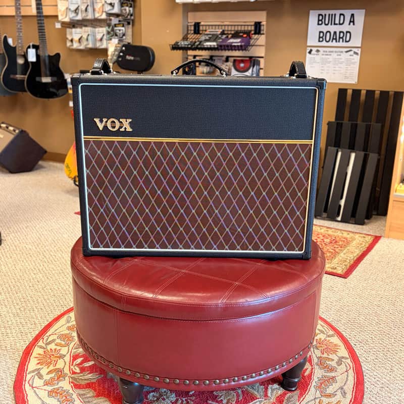 USED VOX AC30C2 2-Channel 30 Watt 2x12 Guitar Combo Amp w/Cover image 1