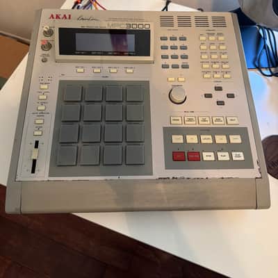Akai MPC3000 MIDI Production Center 1993 - 2001 - Grey