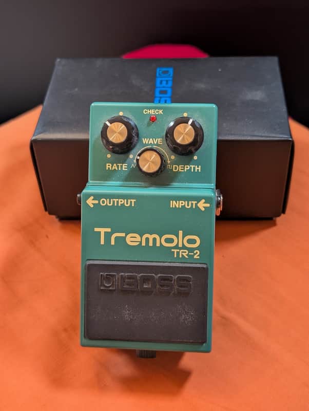 Boss TR-2 Tremolo (Silver Label) 1997 - Present - Green image 1