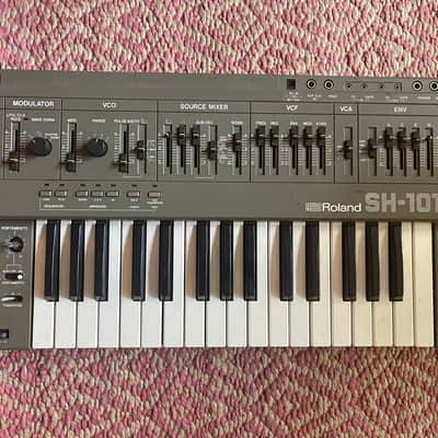 Roland SH-101 32-Key Monophonic Synthesizer 1982 - 1986 - Gray