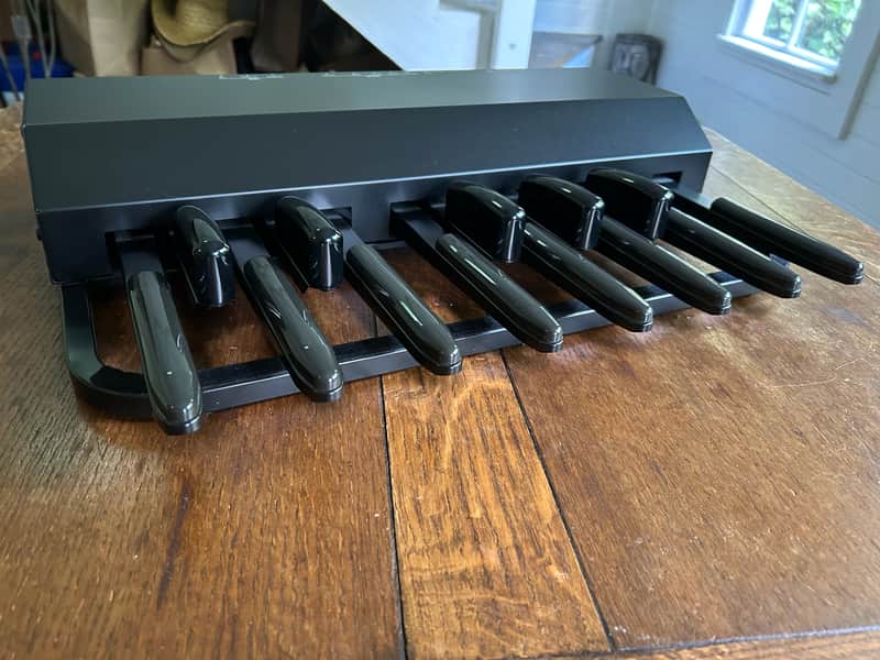 Hammond XPK-130G 13-Note Midi Pedal Board, with built-in sounds! image 1