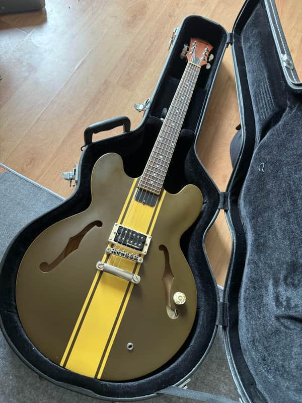 Epiphone Tom DeLongeシグネチャー エレキギター Epiphone Tom DeLonge Signature ES-333 - What To Know & Where To