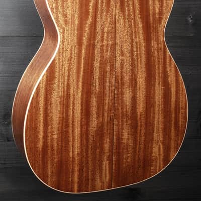 Martin Custom Shop 00-18 Style Premium Mahogany / Bearclaw Engelman image 14