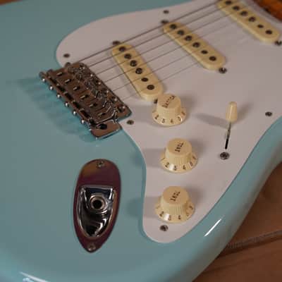 Fender Classic Series '50s Stratocaster (2018) Daphne Blue image 8