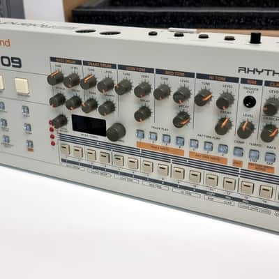 Roland TR-09 Rhythm Composer 2017 - Present - White -Grey image 12
