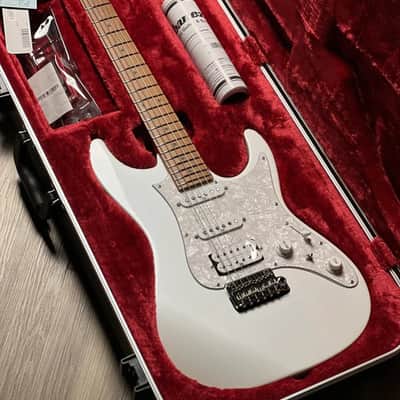 Ibanez Prestige AZ2204 in Pearl White image 1
