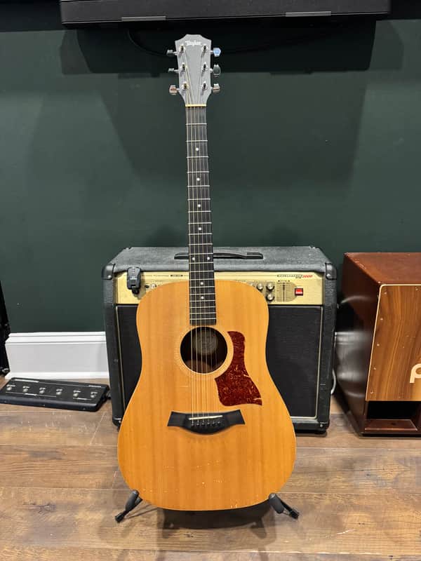 Taylor Big Baby Taylor (BBT) 2000 - Present - Natural