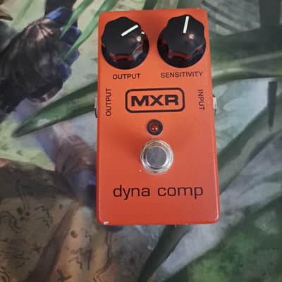 MXR M102 Dyna Comp 1995 - Present - Red image 2