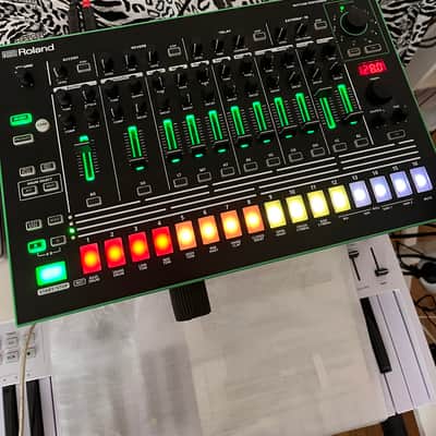 Roland AIRA TR-8 Rhythm Performer with 7x7 Expansion 2014 - Present - Black