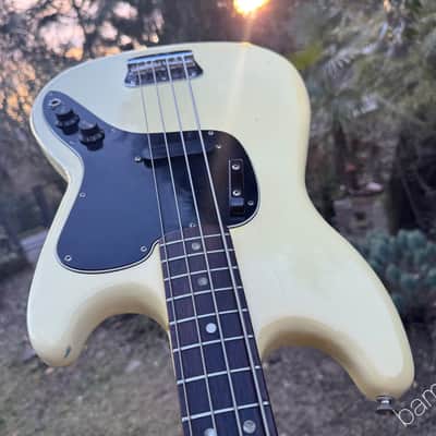 1978 Fender Musicmaster Bass - White - One Owner - Perfect! - OHSC image 8