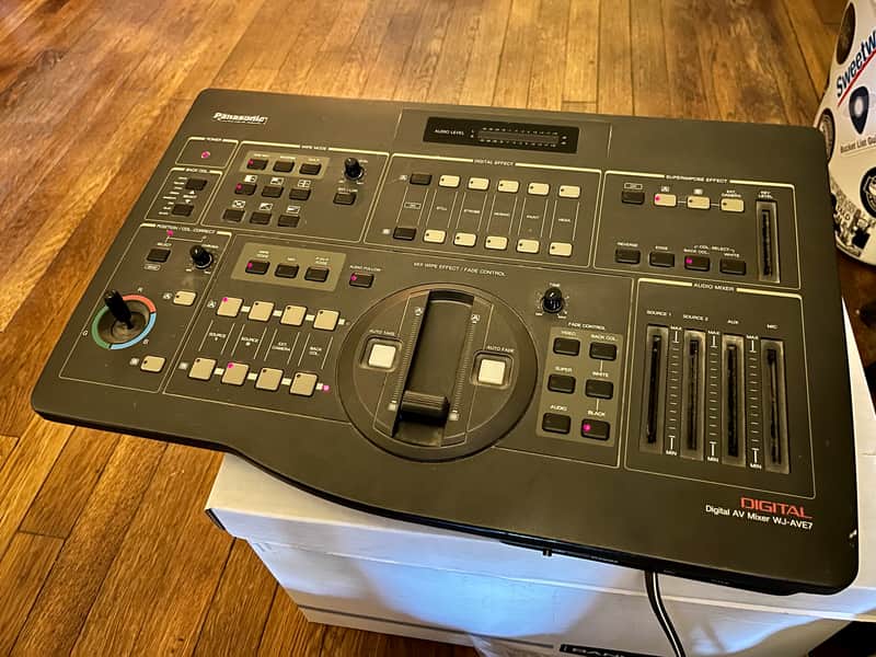 Panasonic WJ-AVE7 Digital AV Audio/Video mixer READ image 1