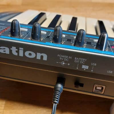 Novation XioSynth 25 10-Voice Synthesizer 2007 - Silver image 4