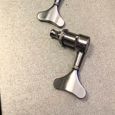 4x Unbranded tuning keys for bass guitar In great shape image 1