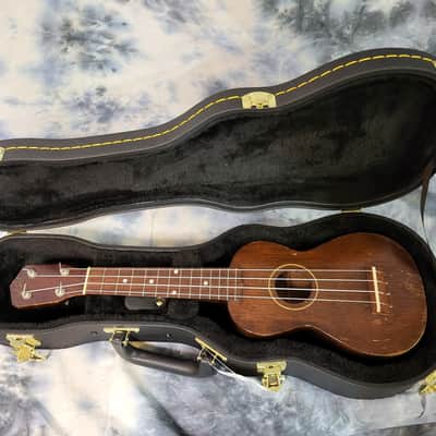 Video Demo Vintage RARE 1955 Gibson Soprano Brand Ukulele New Strings All Original Brand New Hard Shell Case image 15