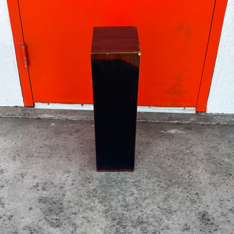 Acoustic Research 205 VC Center Channel Speaker
