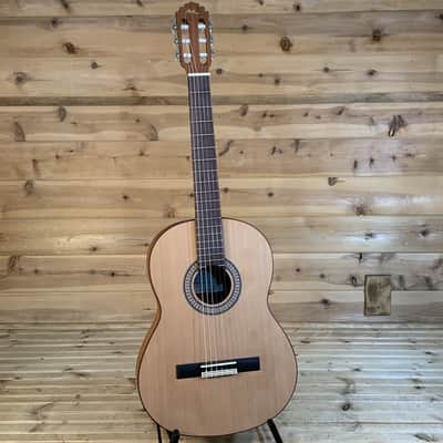 Manuel Rodriguez Caballero 10 Classical Guitar - Natural image 2
