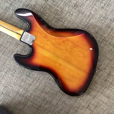 Squier Classic Vibe '70s Jazz Bass 2024 in 3-Color Sunburst image 5