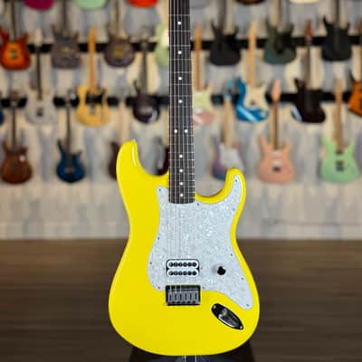 Fender Limited Edition Tom DeLonge Stratocaster - Graffiti Yellow - Collector Grade image 5