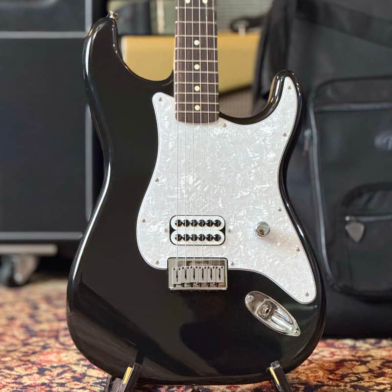 Fender Limited Edition Tom DeLonge Signature Stratocaster 2023 - Black image 1