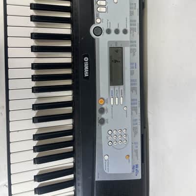 Modern 2004 Yamaha YPT-200 Keyboard 61 Keys