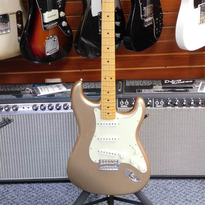 Fender American Professional Classic Stratocaster 2025 - Faded Firemist Gold image 1
