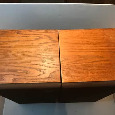 1975 JBL Decade L16 vintage walnut cabinet 2 way bookshelf speakers with 8" driver and 2" woofer image 3