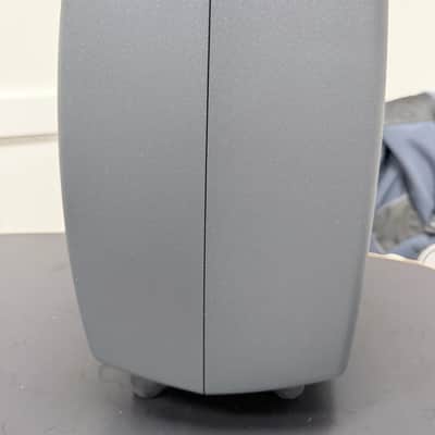 Genelec 8040B 6.5" Powered Nearfield Studio Monitor (Single) 2013 - 2021 - Gray image 4