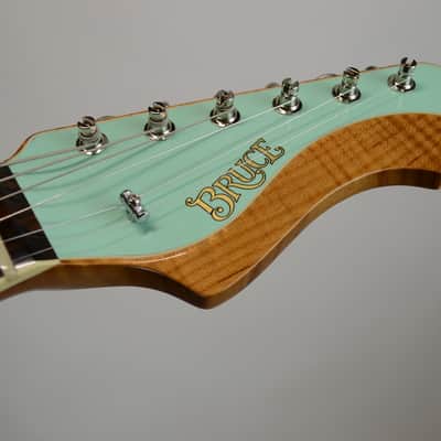 Bruce Guitars - "The Ellary" deluxe, surf green , Gemini pickups image 5