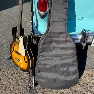 Harmony Rocket H53 DeArmond Pickup 1961 - Nitro Cellulose Lacquer Sunburst image 4