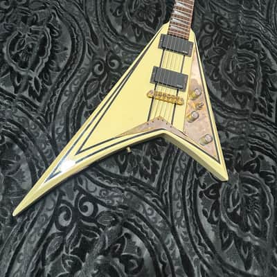 Jackson Pro Series RR5 Rhoads 2003 - 2009 - Ivory with Black Pinstripes image 1