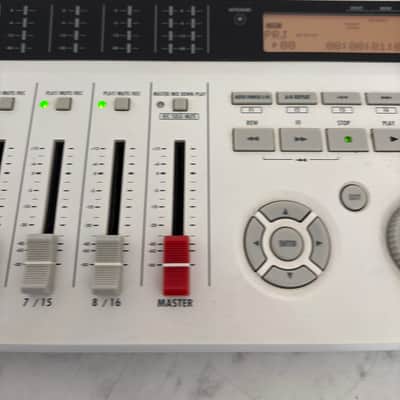 Zoom R16 USB Audio Interface / Digital Multitrack Recorder / Control Surface 2010s - White image 5
