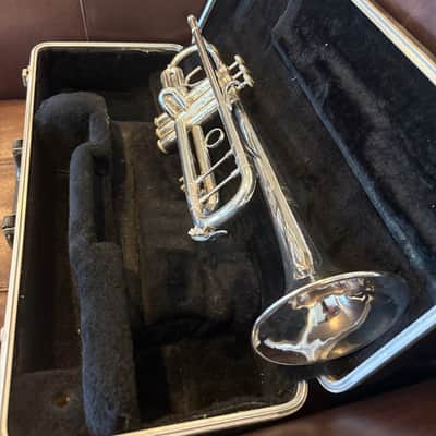 Bach 180S37 Stradivarius Series Bb Trumpet - Silver-Plated - with Case image 3
