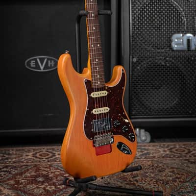 Fender Michael Landau Coma Stratocaster - Coma Red with Vintage-Style Navy Blue Hardshell Case - Demo image 18