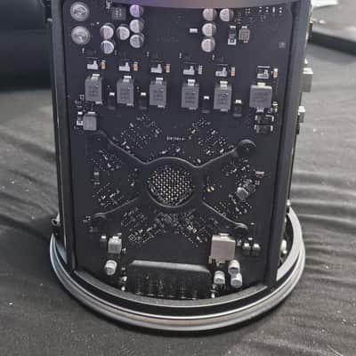 Apple Mac Pro 2013 - Black image 9