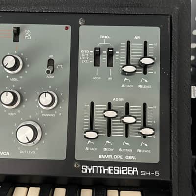 Roland SH-5 Synth image 15
