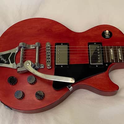 2012 Gibson Les Paul Studio Bigsby Vibrato - Heritage Cherry Satin - Free Pro Setup image 2