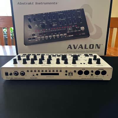 Abstrakt Instruments Avalon Synthesizer 2024 - White image 10