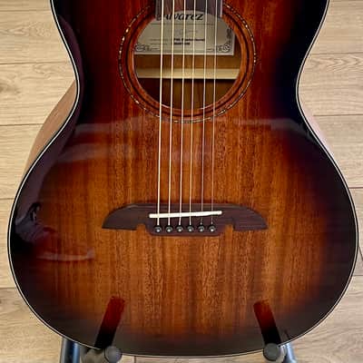 Alvarez AP66SHB Parlor 2010s - Shadowburst image 2