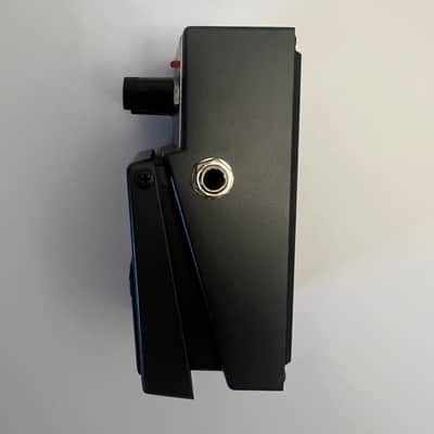 Boss MT-2 Metal Zone (Silver Label) 1991 - Present Black image 2