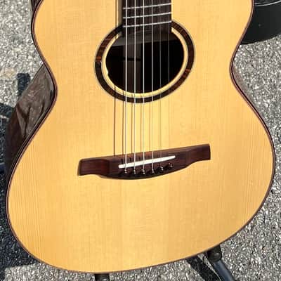 2018 Tom Roeger Custom 00 Acoustic/Electric Guitar W/HSC Natural image 2