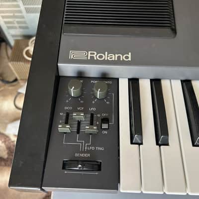 Roland Juno 106 s, original chips 80017a, fully restored, calibrated, iconic analog image 2