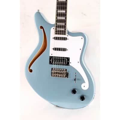 D'Angelico Premier Series Bedford SH Limited-Edition Electric Guitar with Tremolo Regular Ice Blue Metallic image 4