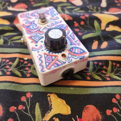 RocketSquawk Mr. Booster 2016 - Custom white with blue n red decoration image 2