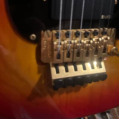 Valley Arts M Series (Steve Lukather) 1990 - Cherry burst image 4